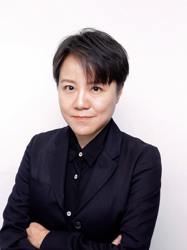 Ms. NG, Buji