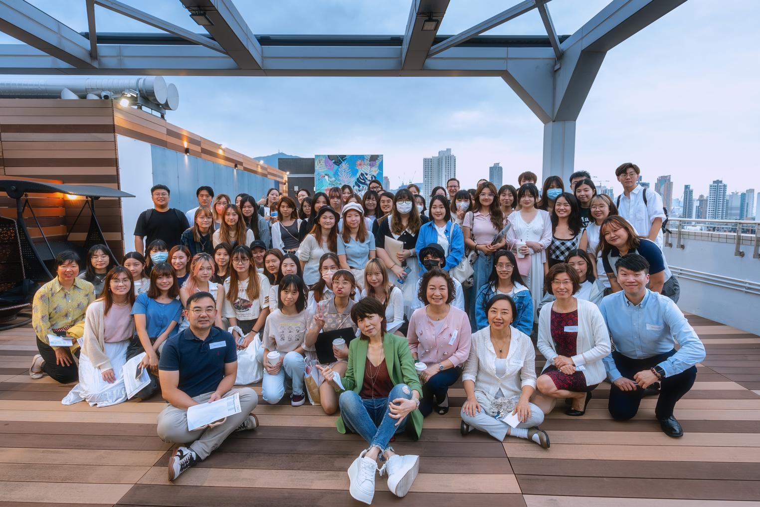 01 Faculty Members and Y3 students cover photo